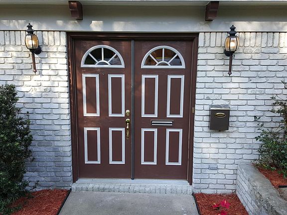 4th image of 974 W Parkridge Cir