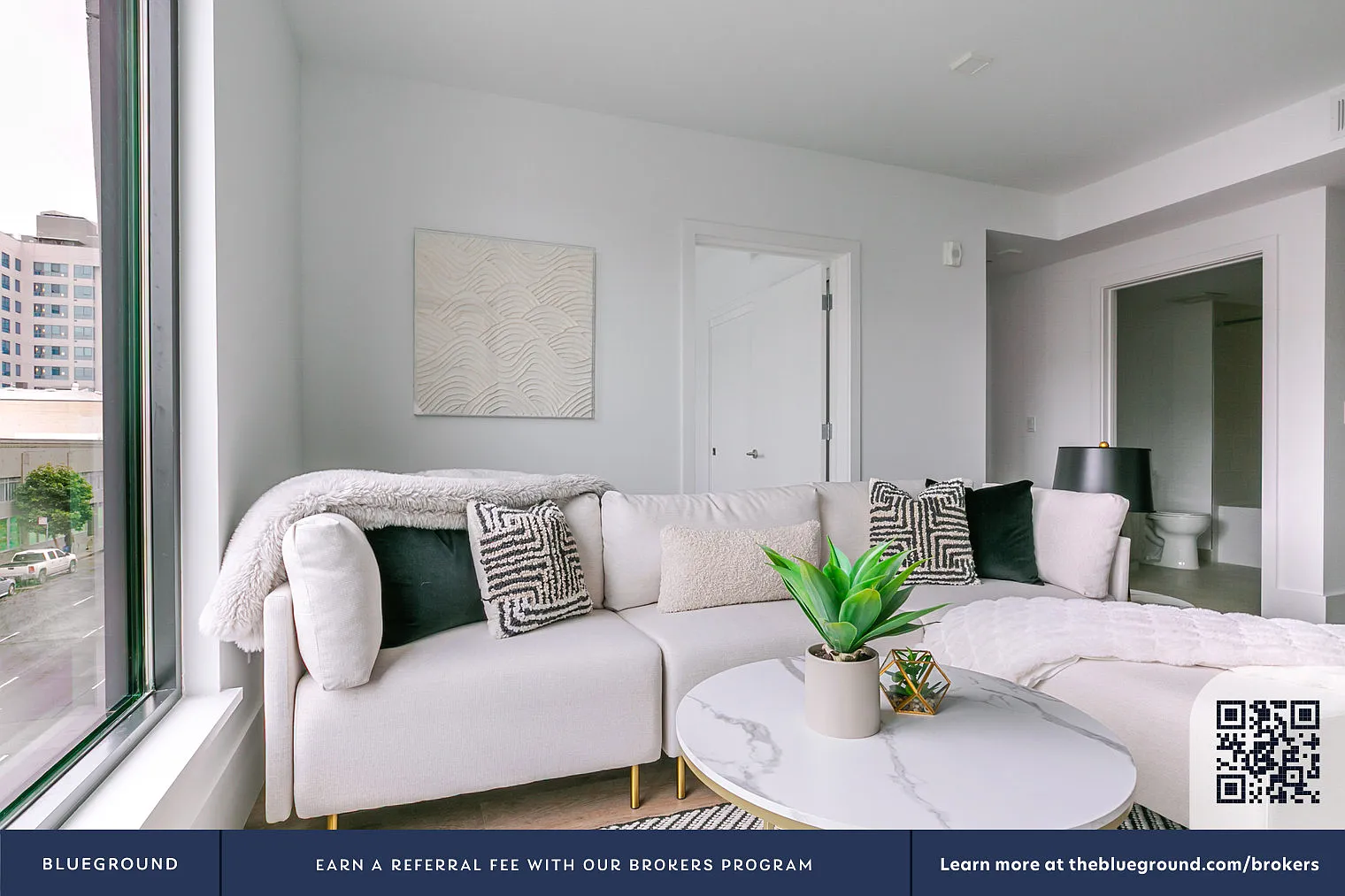 2 bed, 2.0 bath, 830 sqft, $6,720 — Photo 3