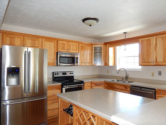 3rd image of 7421 Poppyseed Dr