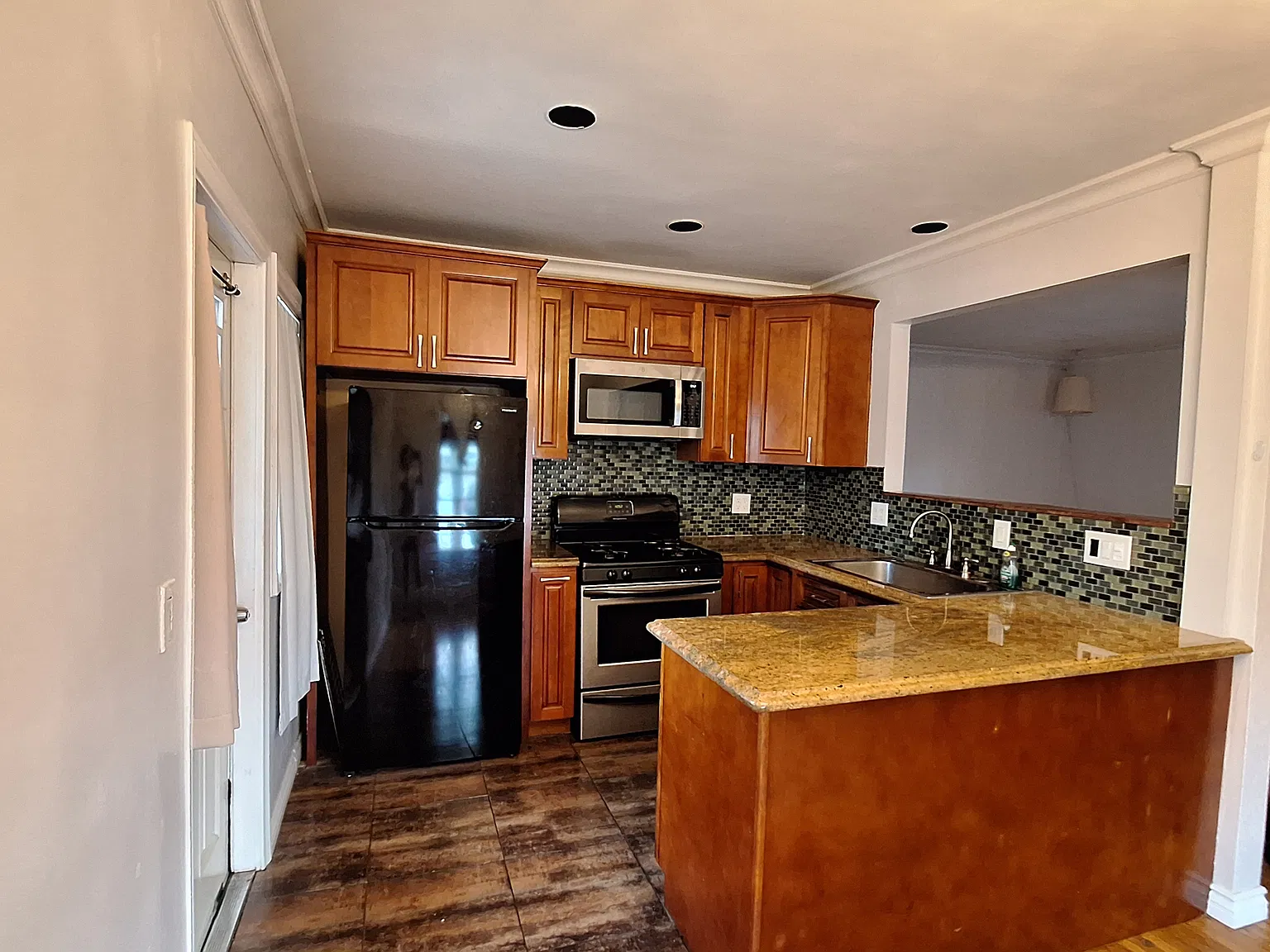 208 Esperanza Ave — Photo 1