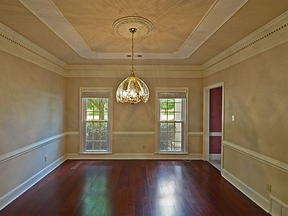 3rd image of 1150 E Lake Pointe Dr