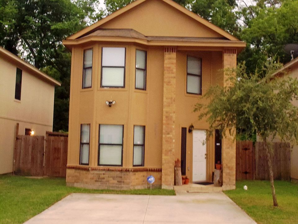 Front of the house 