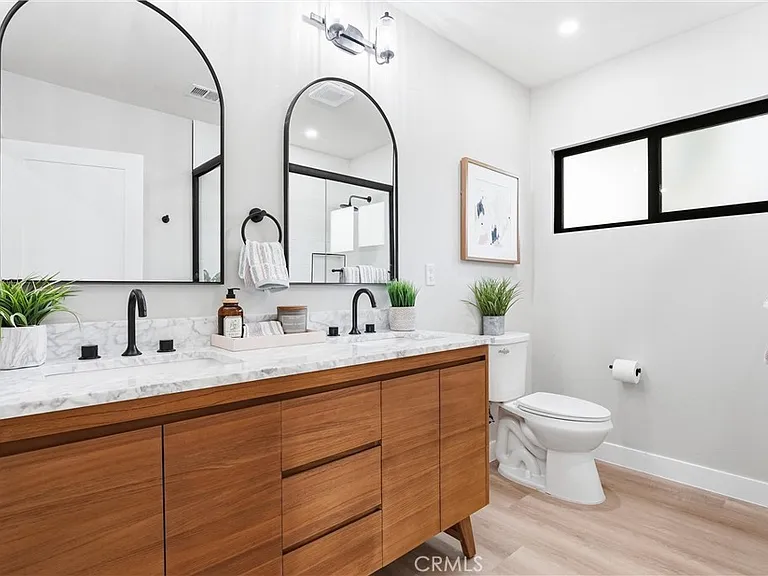 4523 Lexington Ave — Photo 19