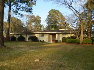 700 Wildwood Ave, Dothan, AL 36303