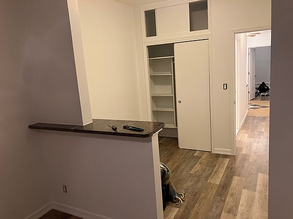 4th image of 81 Newel St #3L