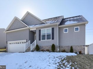 23 Skyview Cir, Hanover, PA 17331