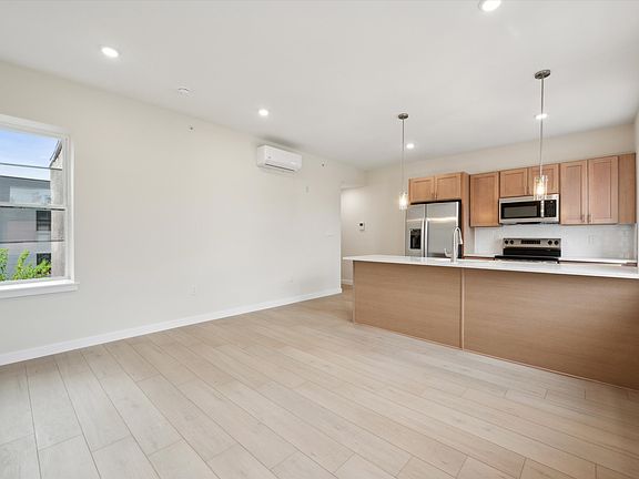 3rd image of 2614 W Girard Ave #D