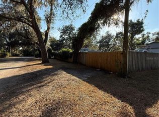 Lakeside Dr, Brandon, FL 33510