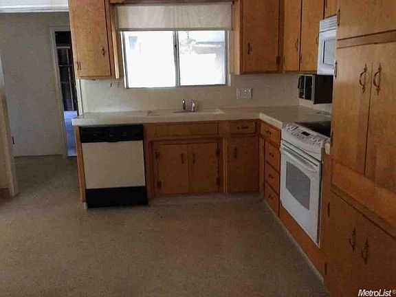 3rd image of 1505 Teakwood Dr