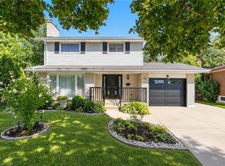 36 Buckingham Dr, Hamilton, ON L9C 2G5