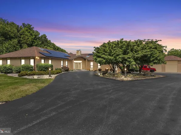 253 Brindle Rd, Mechanicsburg, PA 17055