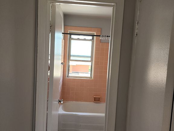 5th image of 1510 N Harlem Ave APT 2N