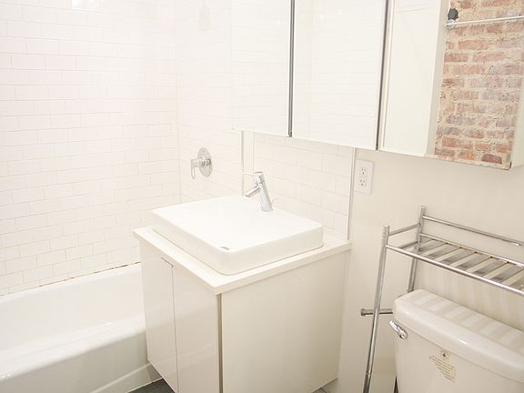 4th image of 517 W 180th St APT 8