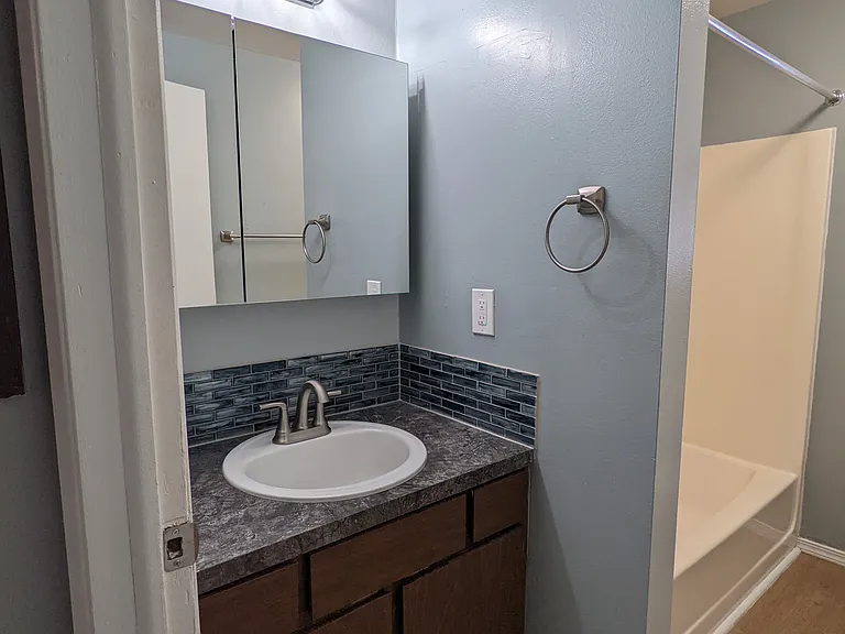1216 E Nora Ave — Photo 5