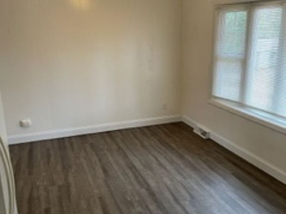 4th image of 3024 Boston Ave