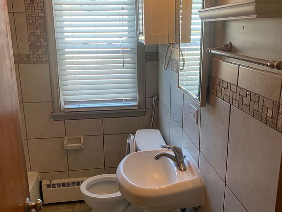 3rd image of 1510 Kelly Dr #2