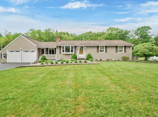 111 Raymond Rd, Windsor Locks, CT 06096