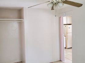 2595 50th Ave N, Saint Petersburg, FL