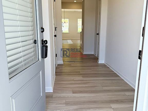 3rd image of 301 Skye Ln
