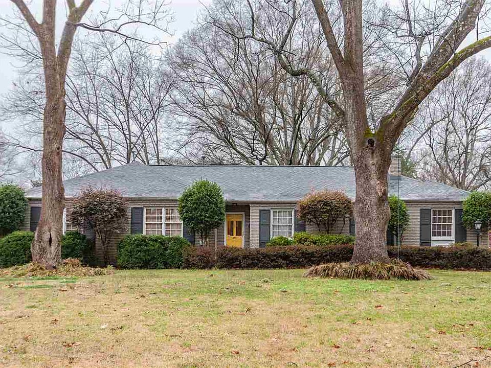 1st image of 1077 Kings Park Dr