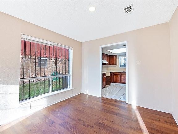 5th image of 11326 Lovebird Ln