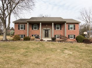 204 White Oak Dr, Lancaster, PA 17601