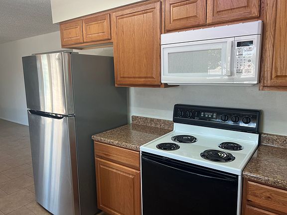 4th image of 16880 N Pine Valley Dr