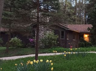 6618 Dugout Rd, Saugatuck, MI 49453