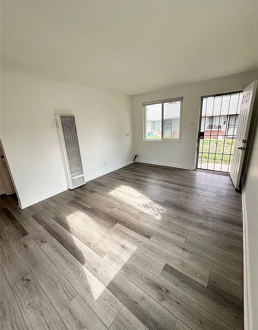 1 bed, 1.0 bath, 800 sqft, $899 — Photo 2