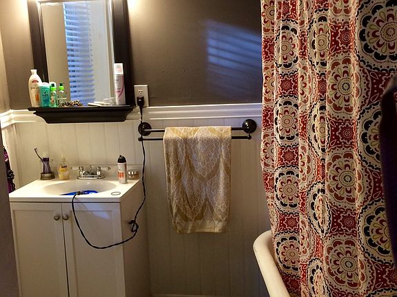5th image of 305 Lucile Ave APT 2