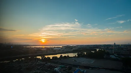 Sold by Silverstone Group USA Corp.