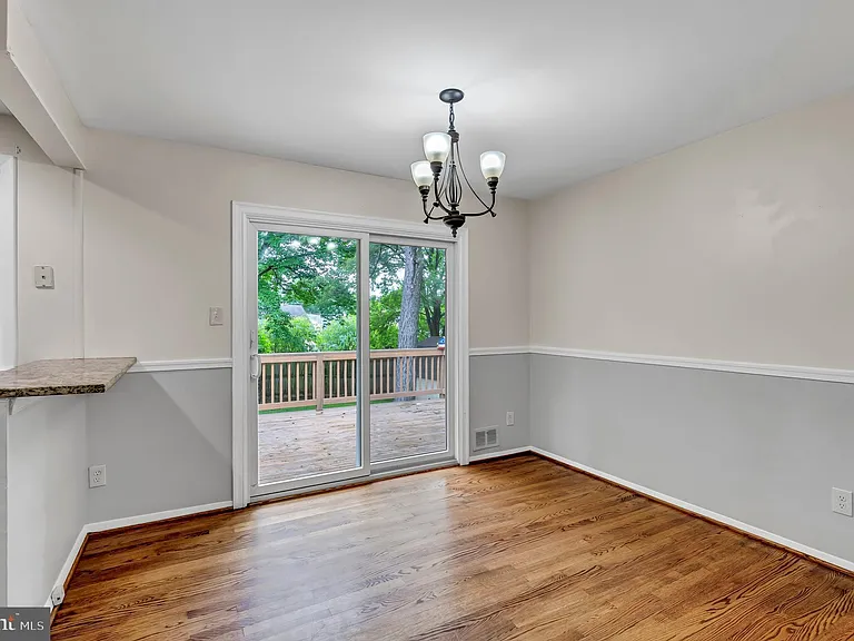 14715 Lock Dr — Photo 18