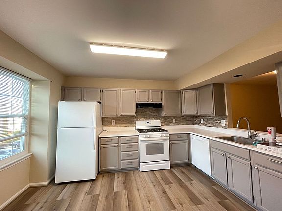3rd image of 15168 Wentwood Ln