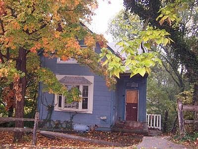 1st image of 2552 Bartlett St