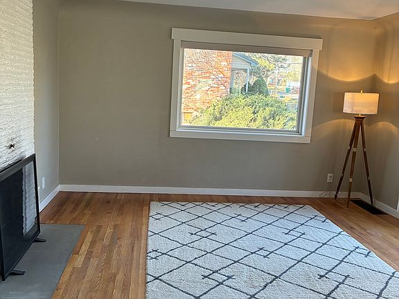 5th image of 2055 Allison St