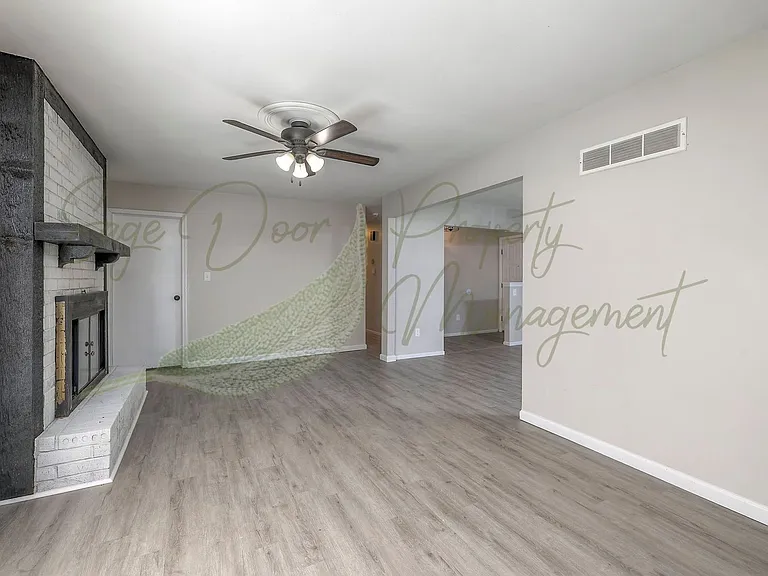 11913 Sycamore Ave — Photo 9