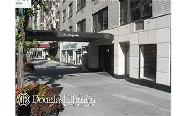 Sold by Douglas Elliman | media 21