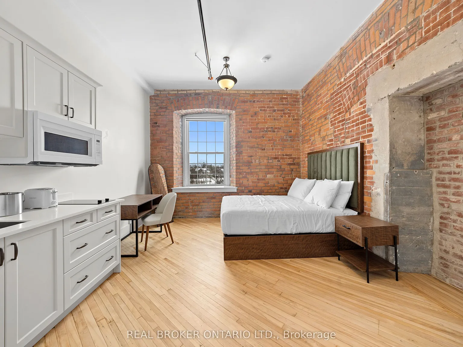 Studio, $2,200 — Photo 2