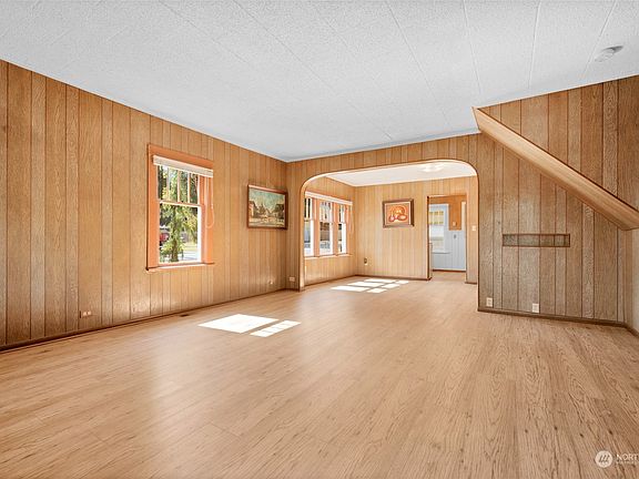 Large open living space>