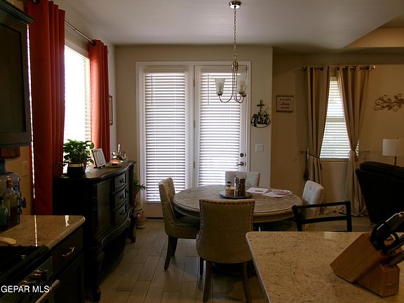 5th image of 825 Via Glorieta St