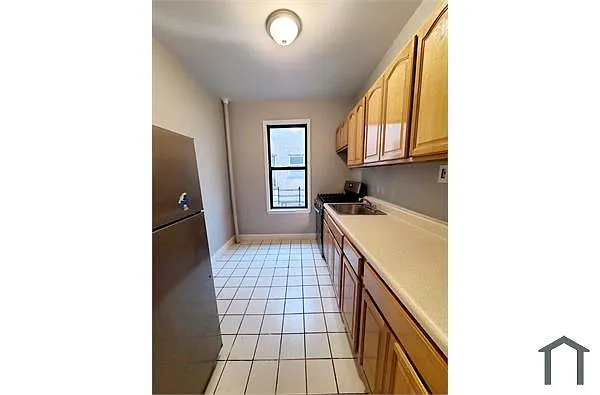 Building Photo - 615 Casanova St #2