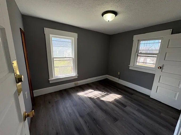 566 Sumner St — Photo 8