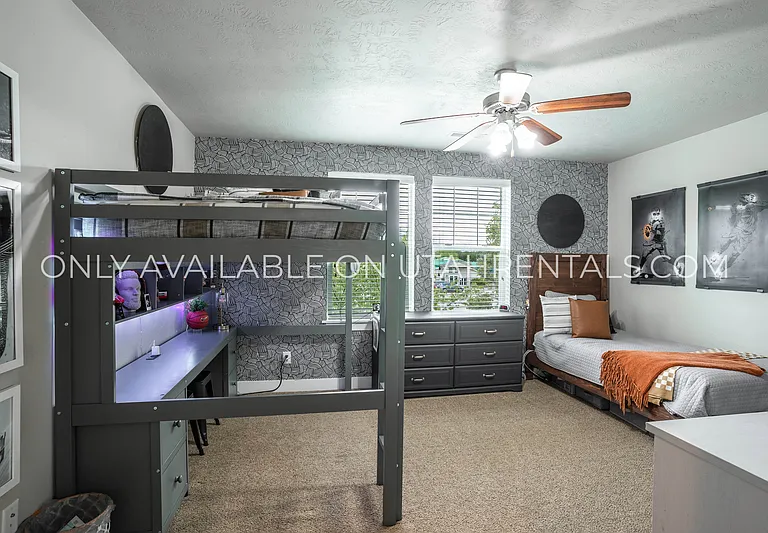 1777 W Yarrow Dr — Photo 24