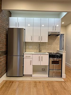 2nd image of 11 Stanton St APT 5D