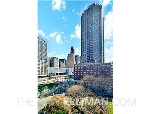 Rented by Douglas Elliman | media 37