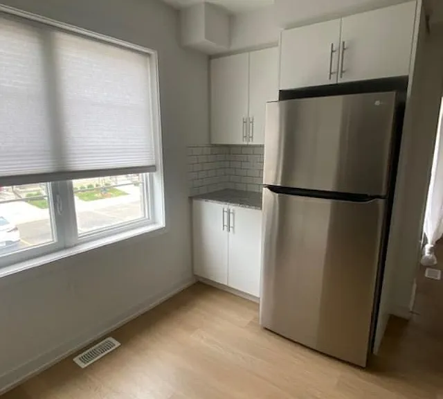 205 W Oak Trl #18 — Photo 5
