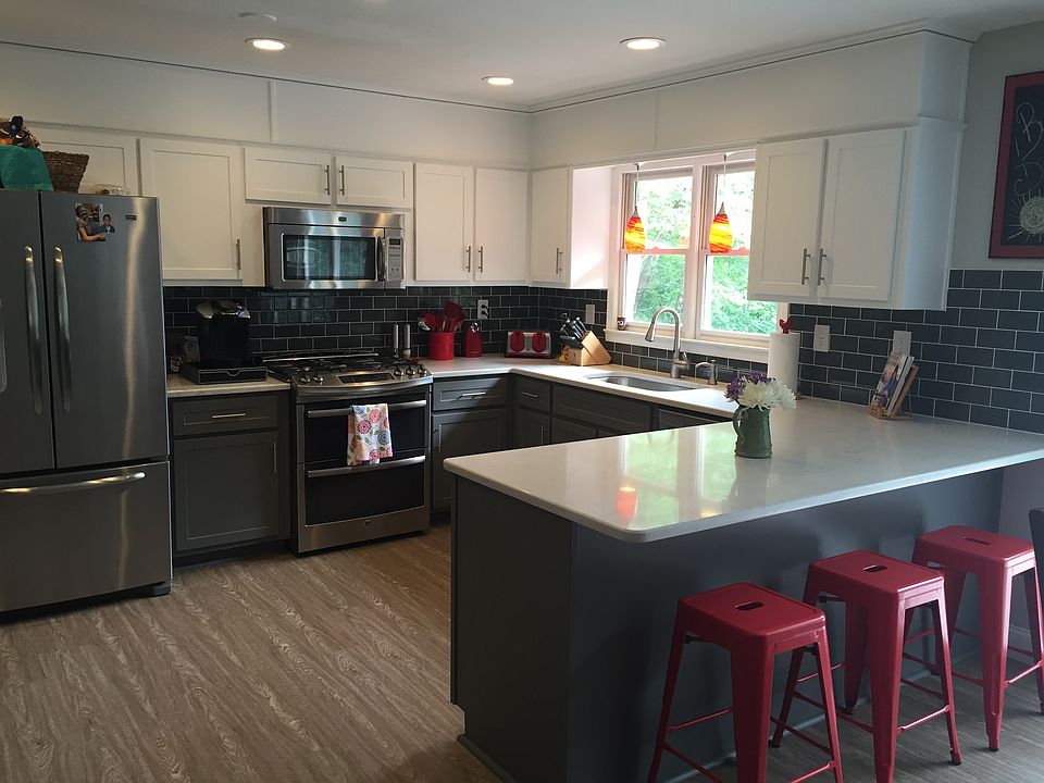 2nd image of 160 Horseshoe Cir