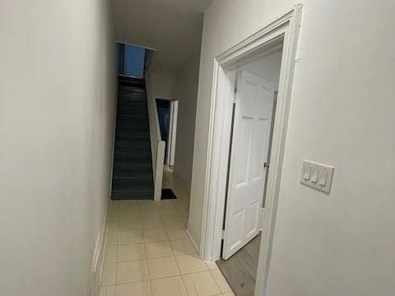 3rd image of 7 Henry St