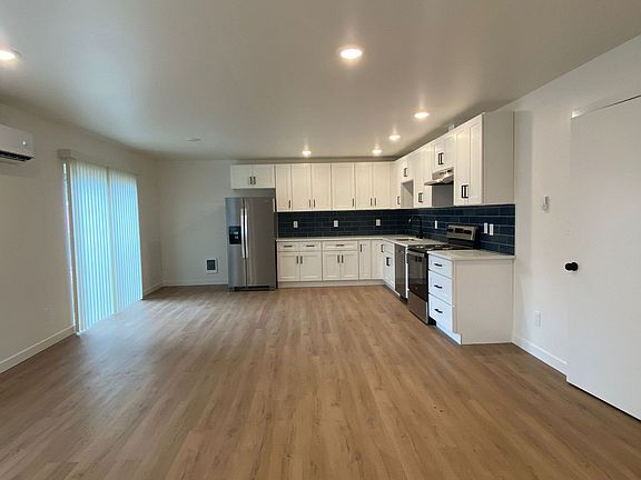 4th image of 17421 29th Ave E