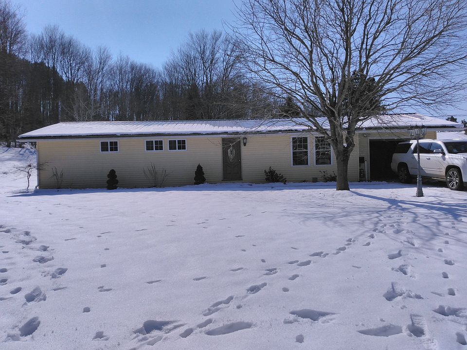 1st image of 13 Woodcrest Dr